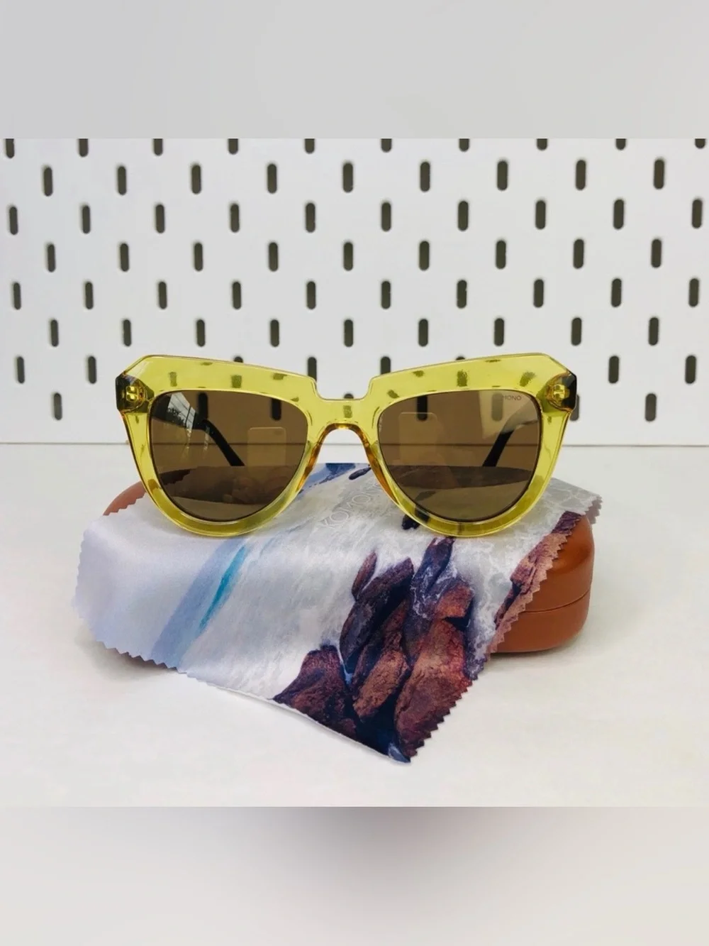 KOMONO sunglasses Gold Frame Brown Lens Women's NEW cateye